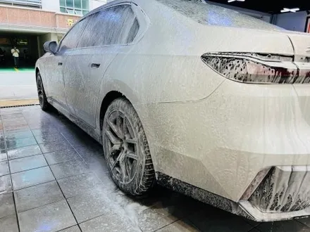 울산랩핑 BMW 740I 투톤랩핑 시공으로 완성된 프리미엄 감성 / 울산 남구