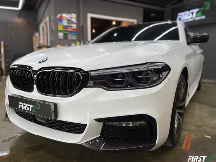BMW 520d 에이버리 사틴 화이트 전체랩핑 포인트 카본 / 대구 수성구