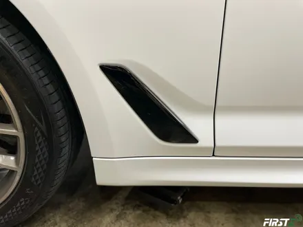 BMW 520d 에이버리 사틴 화이트 전체랩핑 포인트 카본 / 대구 수성구