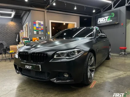 BMW f10 520d 아토믹틸에서 전체 사틴 블랙으로 랩핑 및 블랙 PPF / 대구 수성구