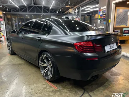 BMW f10 520d 아토믹틸에서 전체 사틴 블랙으로 랩핑 및 블랙 PPF / 대구 수성구