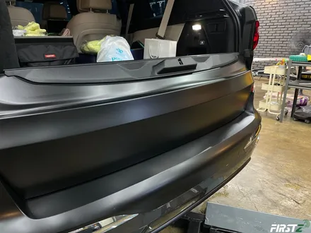 대구경북 BMW 전문 X7 40i 화이트바디 3M 2080 사틴블랙 전체랩핑으로 블랙간지 만들기 / 대구 수성구
