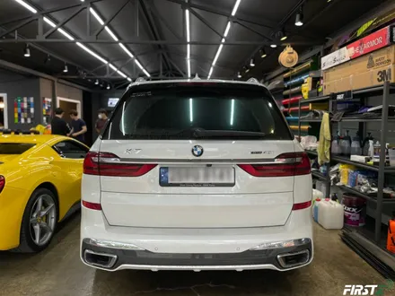 대구경북 BMW 전문 X7 40i 화이트바디 3M 2080 사틴블랙 전체랩핑으로 블랙간지 만들기 / 대구 수성구