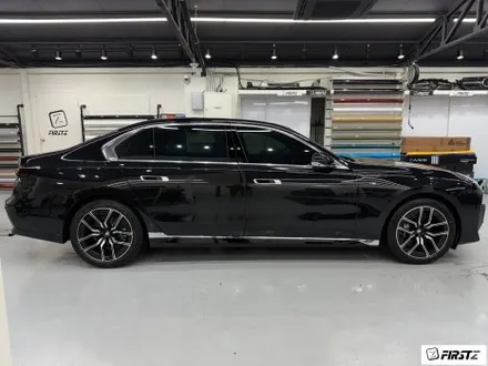 [랩핑] 투톤 맛집 블랙&화이트 범고래 듀오톤 랩핑 에이버리 고광택 전문 BMW 740d 7시리즈 랩핑 / 대구 수성구 중동
