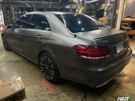 벤츠 w212 e350 사틴다크그레이에서 사틴골드더스트블랙으로 / 대구 수성구