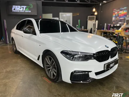 BMW 520d 에이버리 사틴 화이트 전체랩핑 포인트 카본 / 대구 수성구