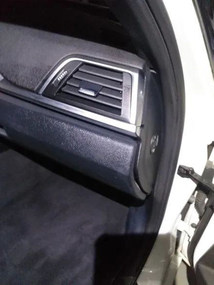 자동차실내크리닝 bmw330i 조수석 오바이트 구토 로 인한 실내세차 스피커탈거 세척 경기광주 출장세차 / 성남, 분당, 판교
