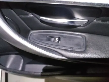 자동차실내크리닝 bmw330i 조수석 오바이트 구토 로 인한 실내세차 스피커탈거 세척 경기광주 출장세차 / 성남, 분당, 판교