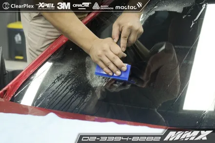 BMW M6 코팅이 벗겨지지 않는 유리보호필름 클리어플렉스 시공 / 성동구 용답동