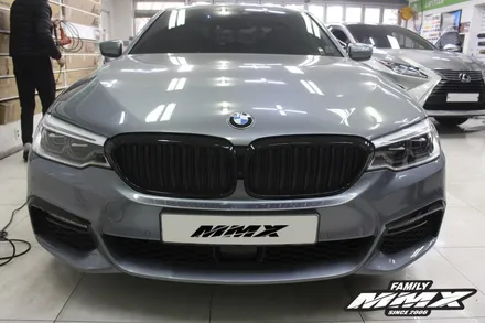 BMW 520d 드레스업 : 라이트필름, 그릴랩핑 / 성동구 용답동