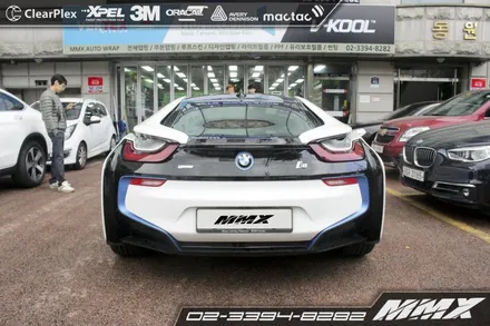 BMW i8 사틴블랙+골드 포인트 랩핑으로 고급스러운 느낌 / 성동구 용답동
