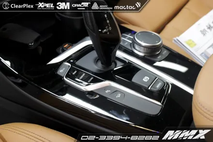 BMW X3 실내랩핑 알루미늄 브러쉬 차갑지만 깨끗한 가전느낌 / 성동구 용답동