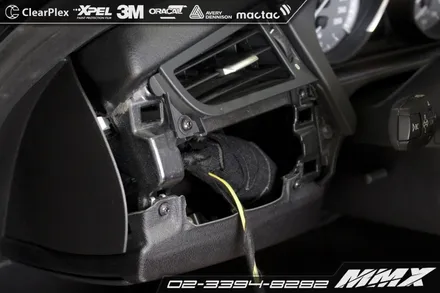 BMW Z4 자동차 실내 꾸미기는 랩핑으로 / 성동구 용답동