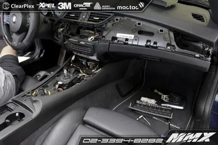 BMW Z4 자동차 실내 꾸미기는 랩핑으로 / 성동구 용답동