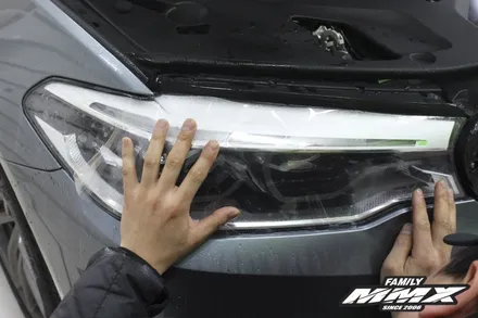 BMW 520d 드레스업 : 라이트필름, 그릴랩핑 / 성동구 용답동