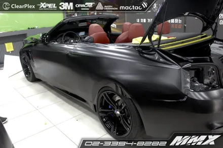 BMW M4 캐릭터라인을 살려주는 사틴블랙 전체랩핑 / 성동구 용답동