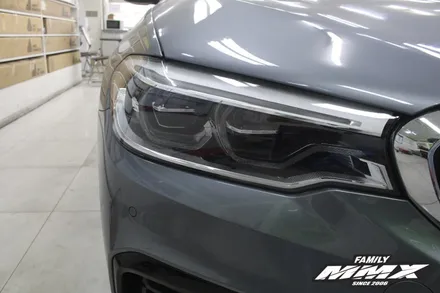 BMW 520d 드레스업 : 라이트필름, 그릴랩핑 / 성동구 용답동