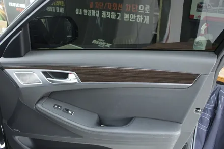 제네시스 G80 카본블랙 실내랩핑 / 성동구 용답동