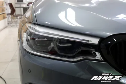 BMW 520d 드레스업 : 라이트필름, 그릴랩핑 / 성동구 용답동