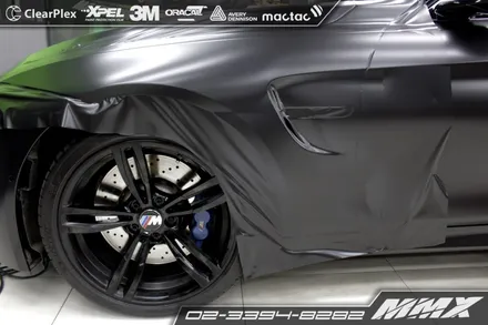 BMW M4 캐릭터라인을 살려주는 사틴블랙 전체랩핑 / 성동구 용답동