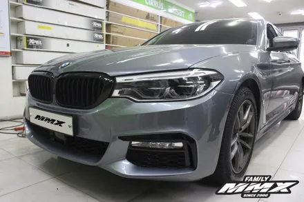 BMW 520d 드레스업 : 라이트필름, 그릴랩핑 / 성동구 용답동