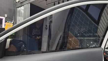 아산 니로 썬팅 재시공, 기존 필름 제거부터 꼼꼼하게