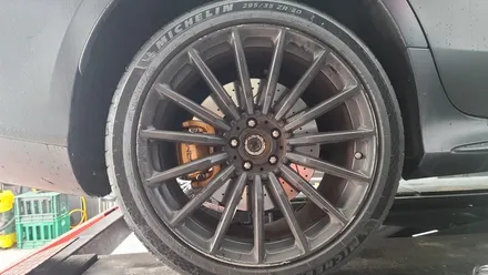 벤츠 AMG GT 휠 복원 휠도색 사고 수리 보험접수 아산 배방 탕정 천안