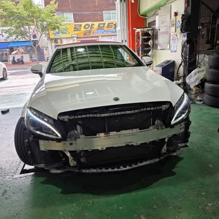 벤츠 C클래스 W205 카브리올레 C63AMG 룩 앞 범퍼 작업