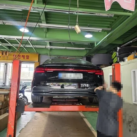 아우디 A7 4K 차량에 S7 룩 리어디퓨져 머플러팁 작업