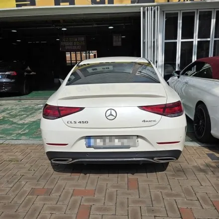 벤츠 CLS C257 차량에 GT세로그릴 및 그릴망 작업
