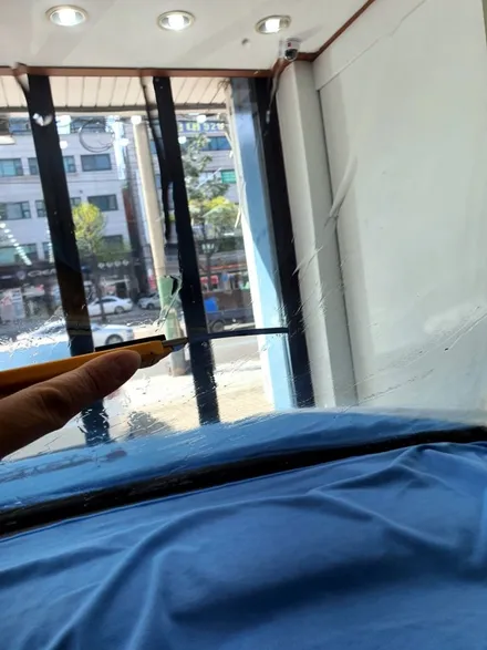 인천 카니발 4세대 글라스틴트 선셋 썬팅 시공