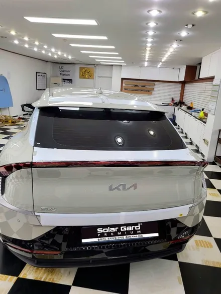인천 신차패키지 기아 EV6 후퍼옵틱 KBR 썬팅 시공