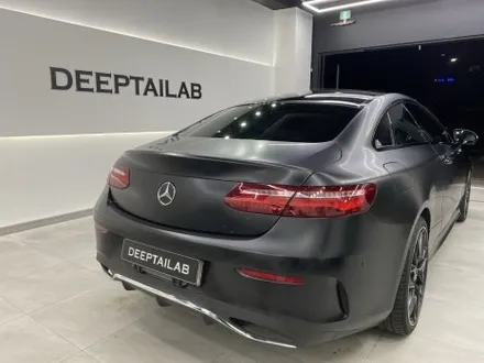 백석 랩핑, 벤츠 E클래스 e220d 쿠페 3M 사틴 블랙 전체랩핑+윈도우 크롬 딜리트 / 고양시 덕양구 도내동