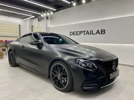 백석 랩핑, 벤츠 E클래스 e220d 쿠페 3M 사틴 블랙 전체랩핑+윈도우 크롬 딜리트 / 고양시 덕양구 도내동