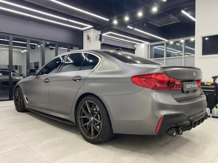 식사동, BMW G30 530i M 스포츠 오토 벨벳 나르도 그레이 고광택 전체랩핑 / 고양시 덕양구 도내동