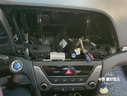 아반떼AD Navifly M700S 13인치 안드로이드올인원 작업 - 수원 봉브로스