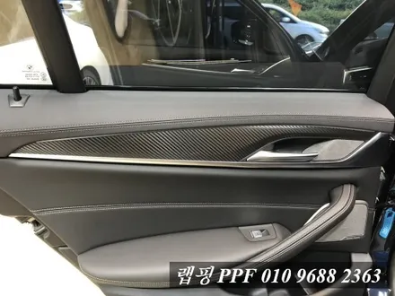 5시리즈 실내랩핑 에이버리 블랙카본랩핑 5시리즈랩핑 / 김포시 마산동