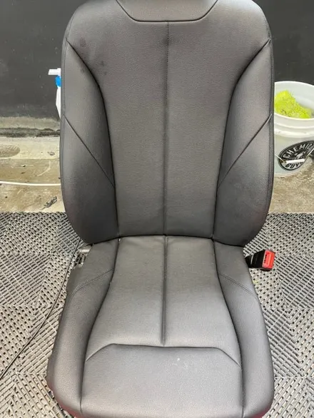 BMW 크레파스 냄새 제거 F바디 320d 까지 왔네요. / 김포시 마산동