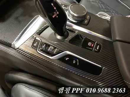5시리즈 실내랩핑 에이버리 블랙카본랩핑 5시리즈랩핑 / 김포시 마산동