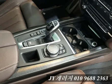 실내랩핑으로 새로운 분위기가 가능합니다 장기동랩핑 BMW X5랩핑 / 김포시 마산동