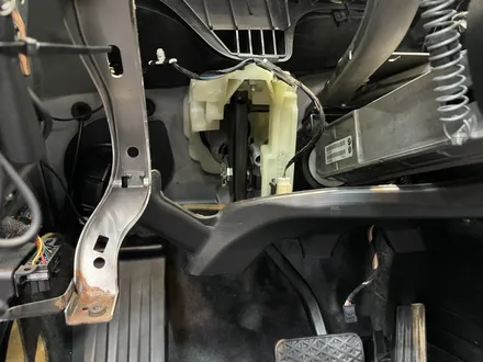 BMW 118d 크레파스 냄새 제거... 다 뜯고 냄새의 원인을 없애면 됨 / 김포시 마산동