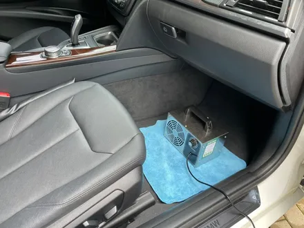 BMW 크레파스 냄새 제거 F바디 320d 까지 왔네요. / 김포시 마산동