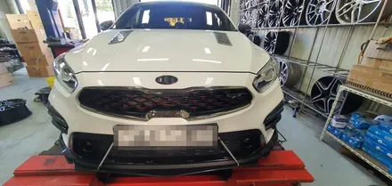 화성 안산 수원 휠복원 기아 K3 GT 18인치 블랙유광 휠으로 도색 드렁큰타이어 / 화성시 팔탄면
