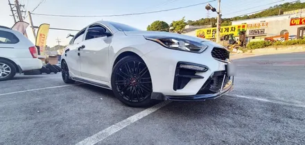 화성 안산 수원 휠복원 기아 K3 GT 18인치 블랙유광 휠으로 도색 드렁큰타이어 / 화성시 팔탄면