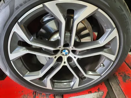 화성 평택 안산 수원 BMW X5 휠손상으로 휠복원 휠수리 다이아커팅 드렁큰타이어 / 화성시 팔탄면