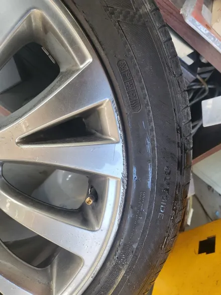BMW 5시리즈GT 5GT 휠손상 주차기스 등으로 휠복원 수리 빈용도 품질도 만족했어요 / 화성시 팔탄면