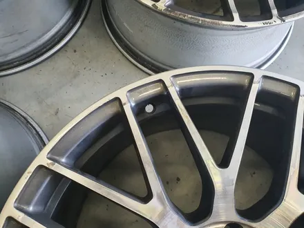 수원 평택 화성 안산 벤츠 C63 AMG 휠복원 휠도색 블랙유광 전문 드렁큰타이어 / 화성시 팔탄면