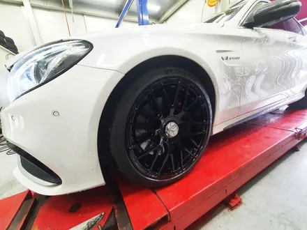 수원 평택 화성 안산 벤츠 C63 AMG 휠복원 휠도색 블랙유광 전문 드렁큰타이어 / 화성시 팔탄면