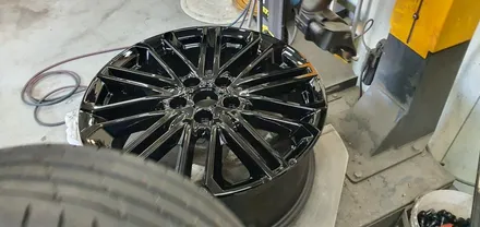 화성 안산 수원 휠복원 기아 K3 GT 18인치 블랙유광 휠으로 도색 드렁큰타이어 / 화성시 팔탄면