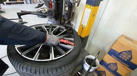 안산 평택 수원 화성 BMW 7시리즈 750li 760li 휠손상 주차기스 생활흠집으로 인한 휠복원 다이아몬드 커팅 전문점 드렁큰타이어 / 화성시 팔탄면